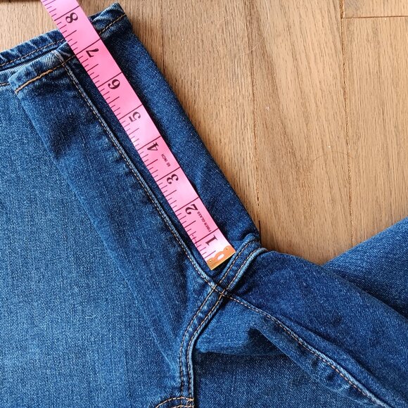 Levi's dark wash bermuda shorts BNWT - Picture 3 of 6